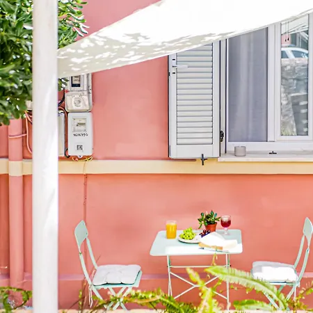 The Urban Hideaway Near The Port And Center Apartment *